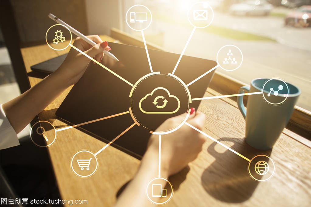 云技術(shù) 重塑數(shù)據(jù)存儲(chǔ)與聯(lián)網(wǎng)服務(wù)的新范式