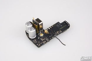蘋(píng)果30W充電器A1882與29W充電器A1540拆解對(duì)比 PCB設(shè)計(jì)與內(nèi)部工藝的進(jìn)化
